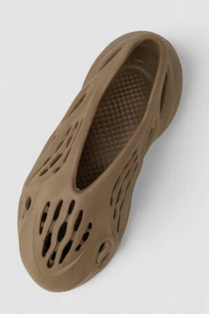 Крокси чоловічі із закритим задником, колір темно-коричневий, 248RCX303